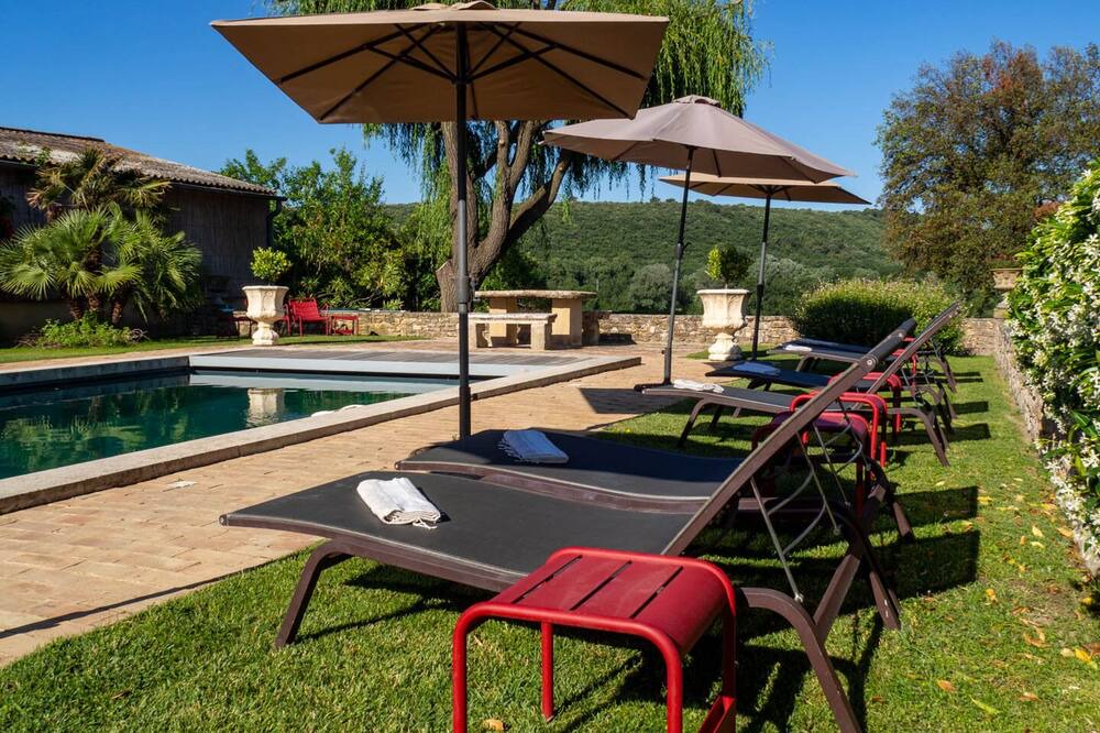 Photo of Outdoor in Montaren-et-Saint-Mediers