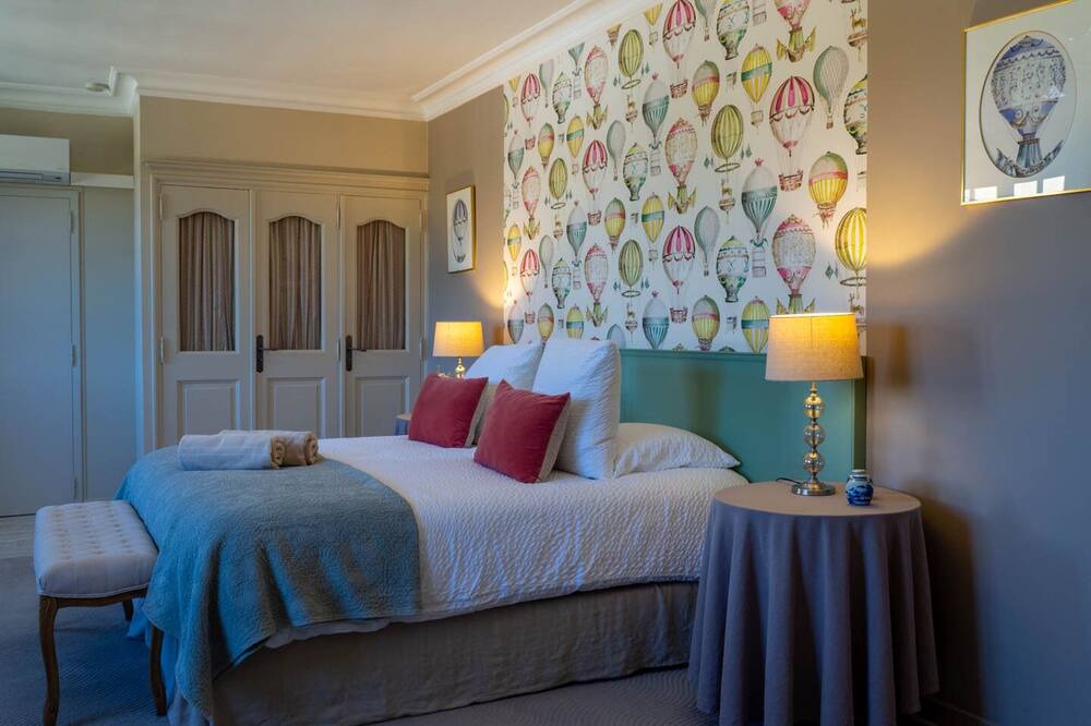 Photo of Bedroom in Montaren-et-Saint-Mediers