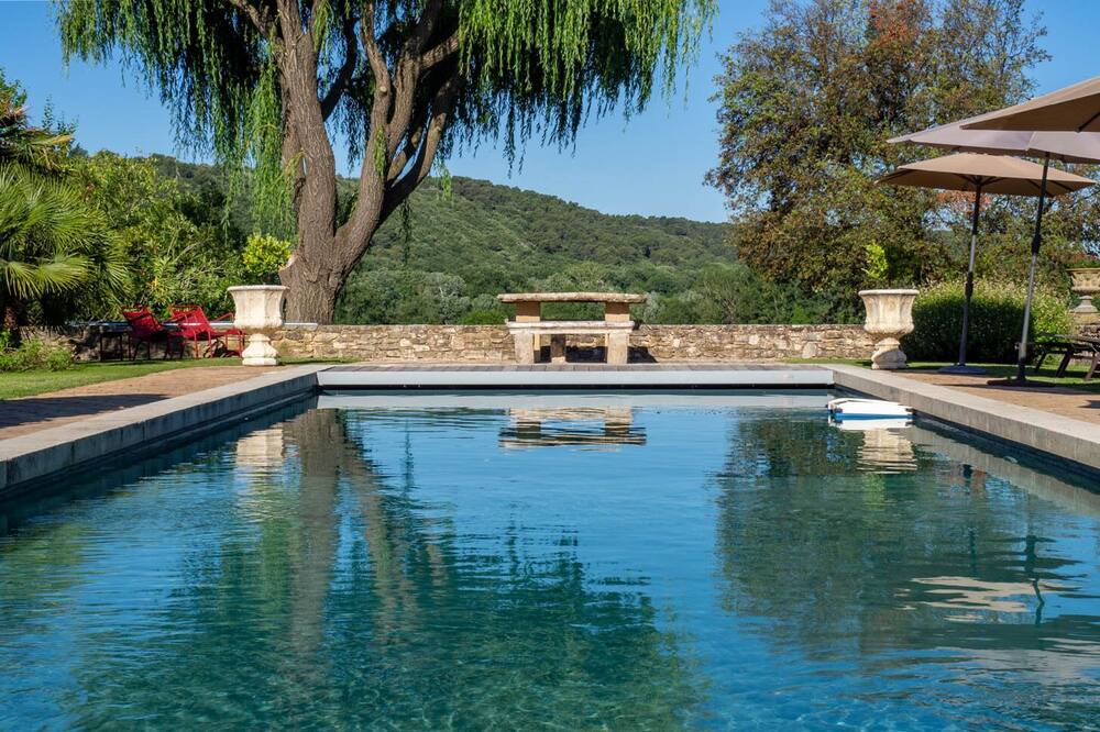 Photo of Outdoor in Montaren-et-Saint-Mediers