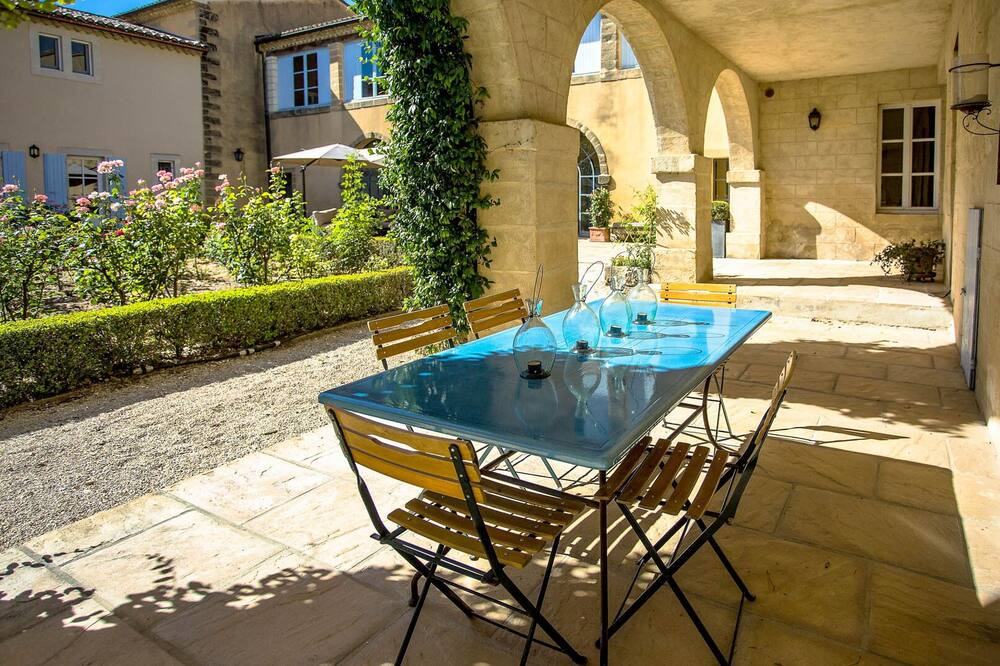 Photo of Patio Balcony in Montaren-et-Saint-Mediers