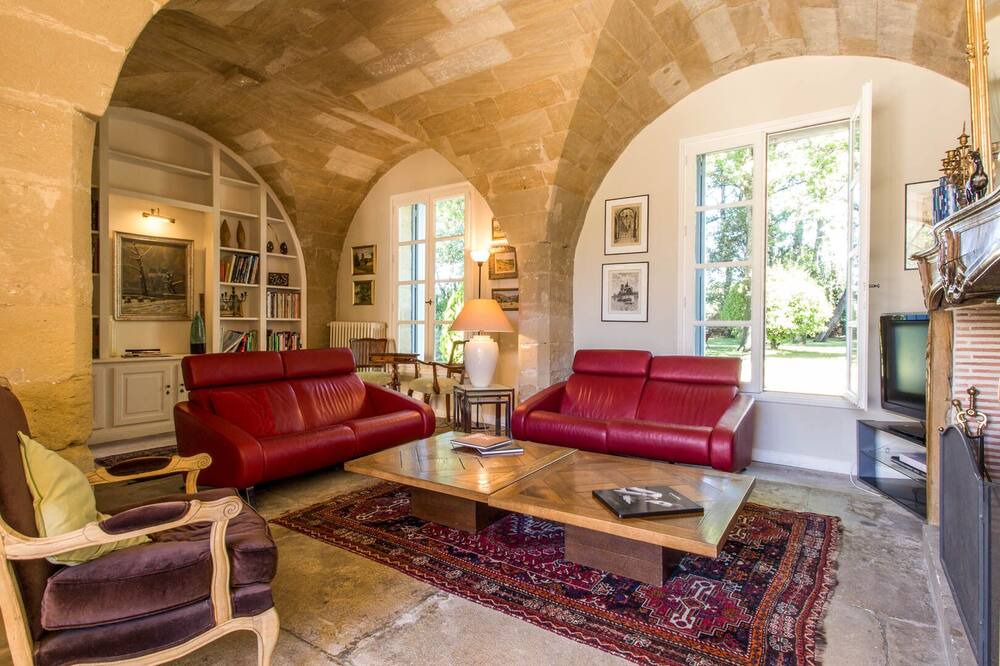 Photo of Livingroom in Montaren-et-Saint-Mediers