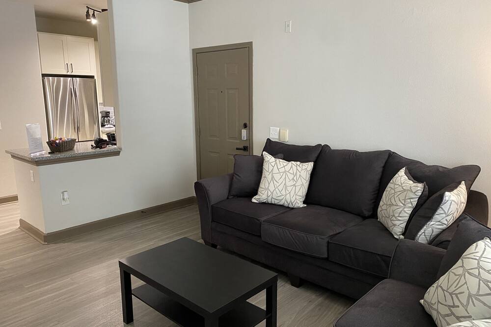 Photo of Livingroom in South Main