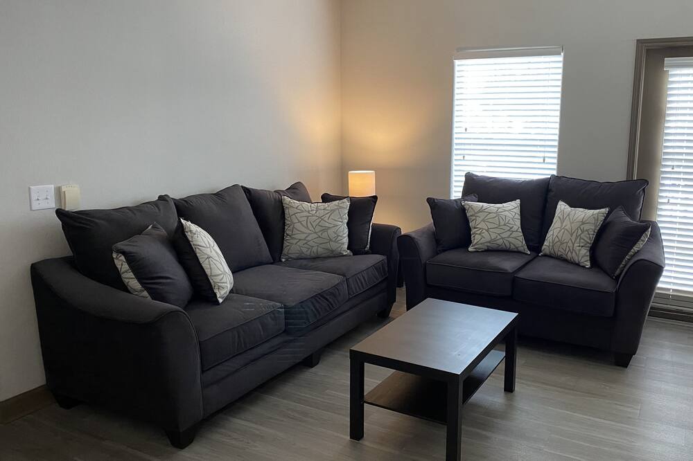 Photo of Livingroom in South Main