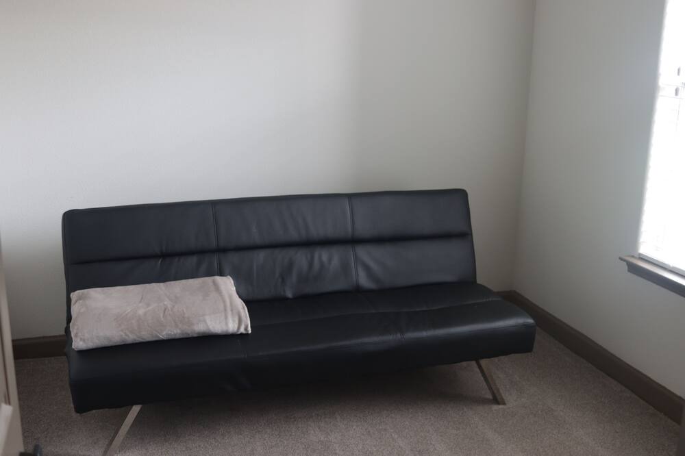 Photo of Livingroom in South Main