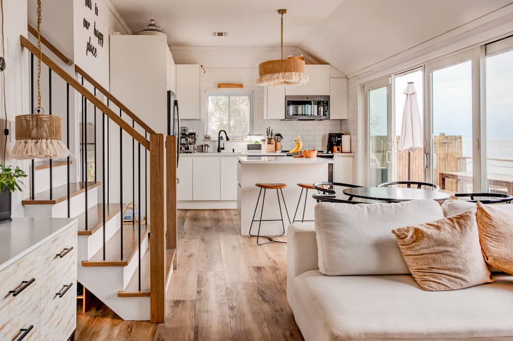 Photo of Livingroom in Baiting Hollow