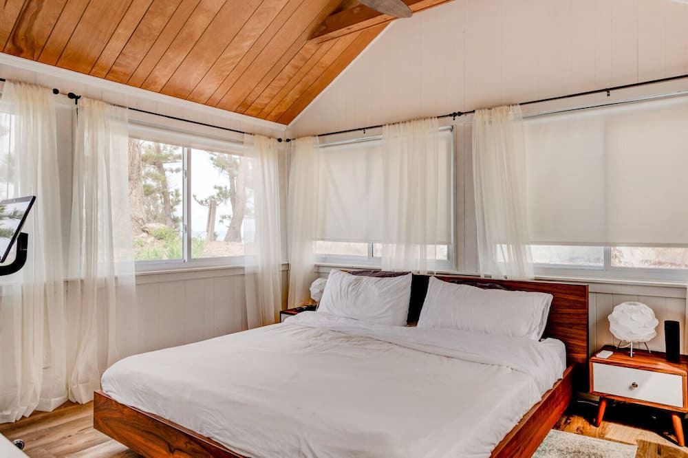 Photo of Bedroom in Baiting Hollow