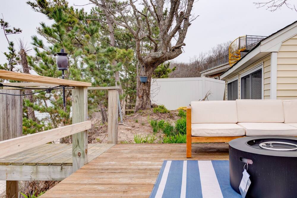 Photo of Patio Balcony in Baiting Hollow