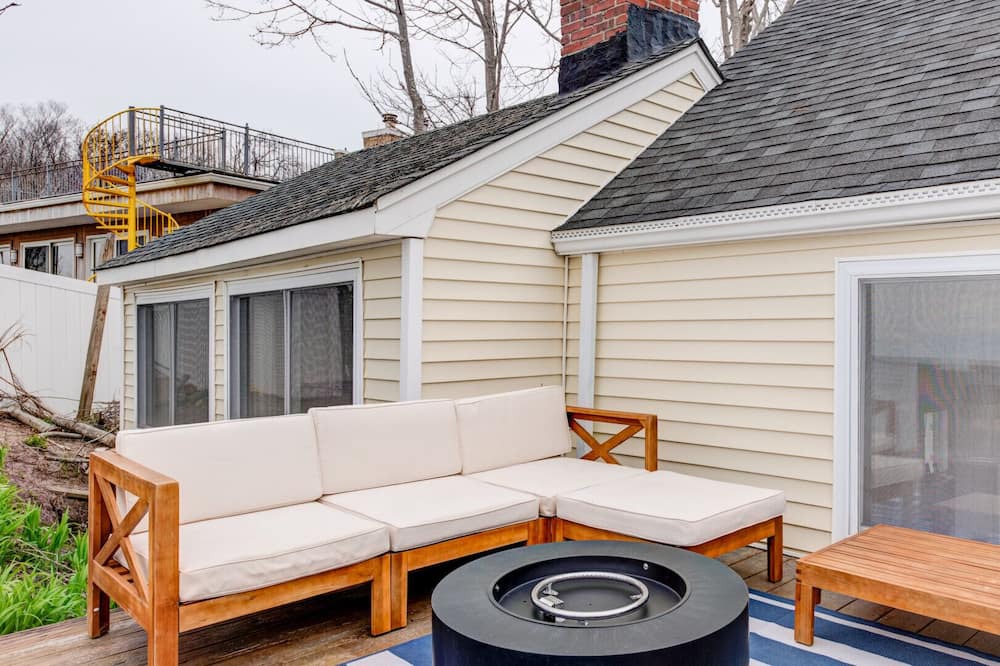 Photo of Patio Balcony in Baiting Hollow