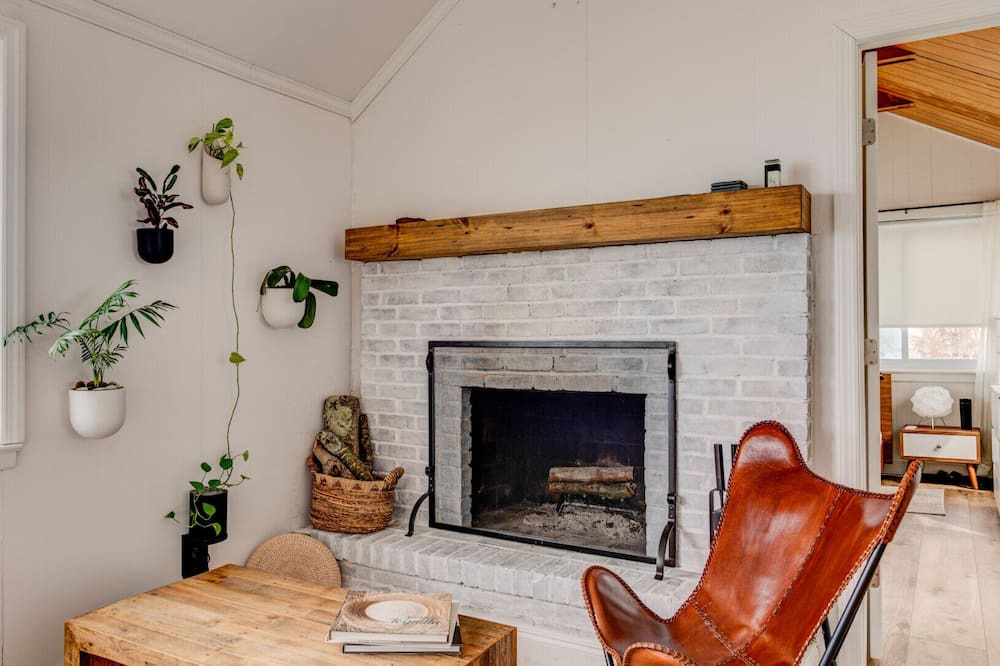 Photo of Livingroom in Baiting Hollow