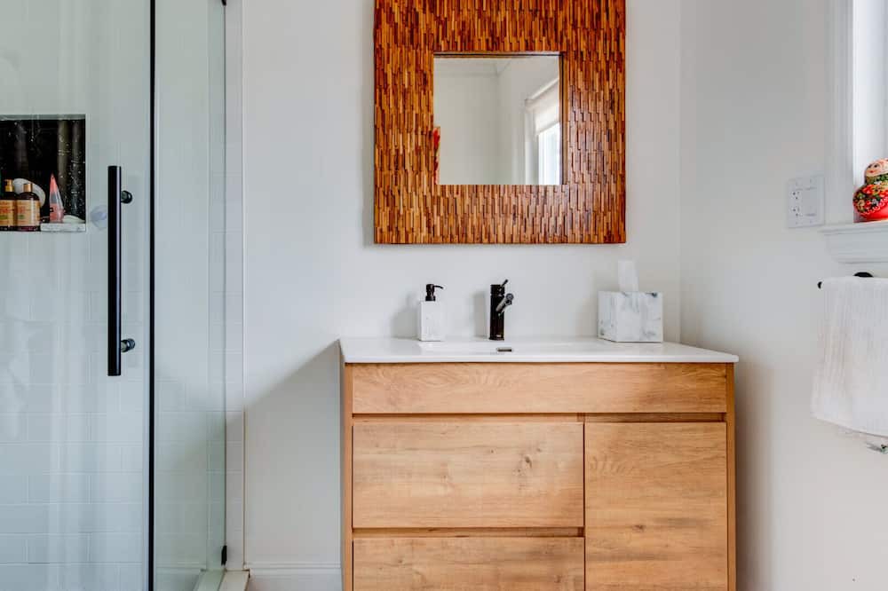 Photo of Bathroom in Baiting Hollow