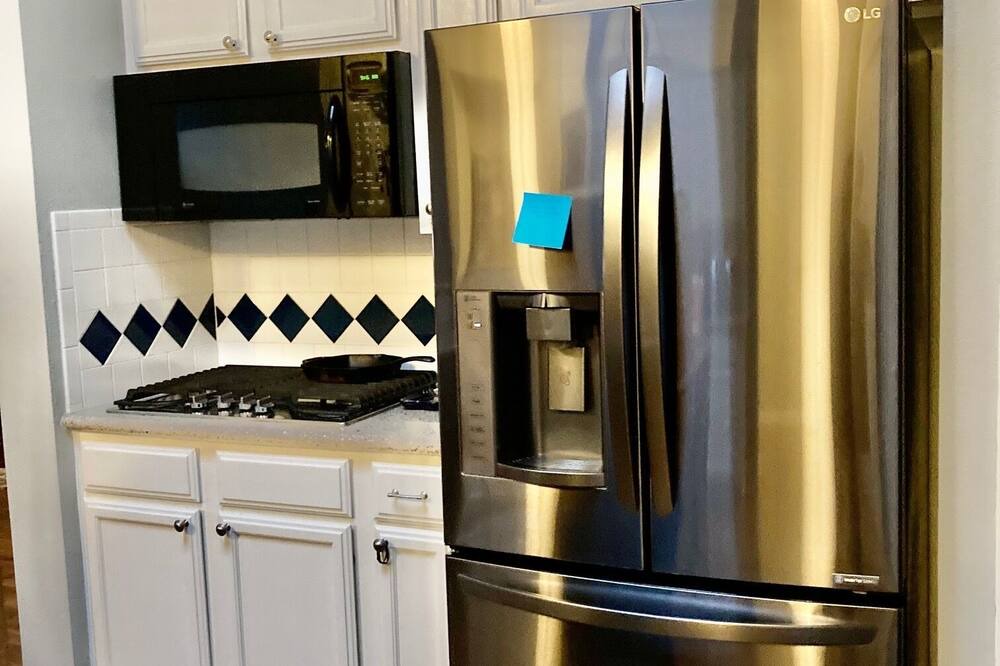 Photo of Kitchen in Scofield Farms