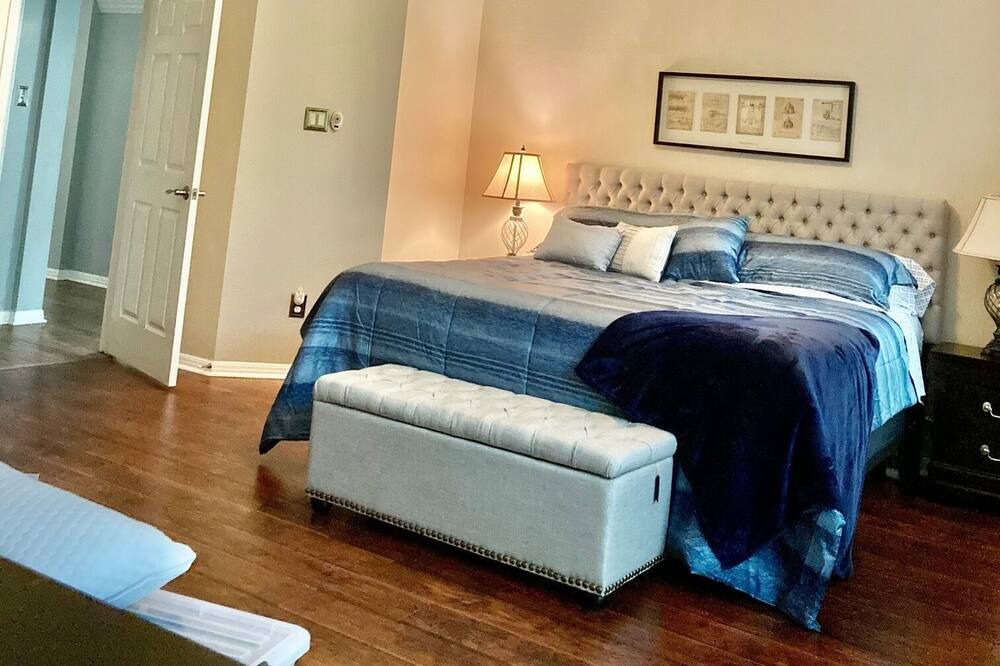Photo of Bedroom in Scofield Farms