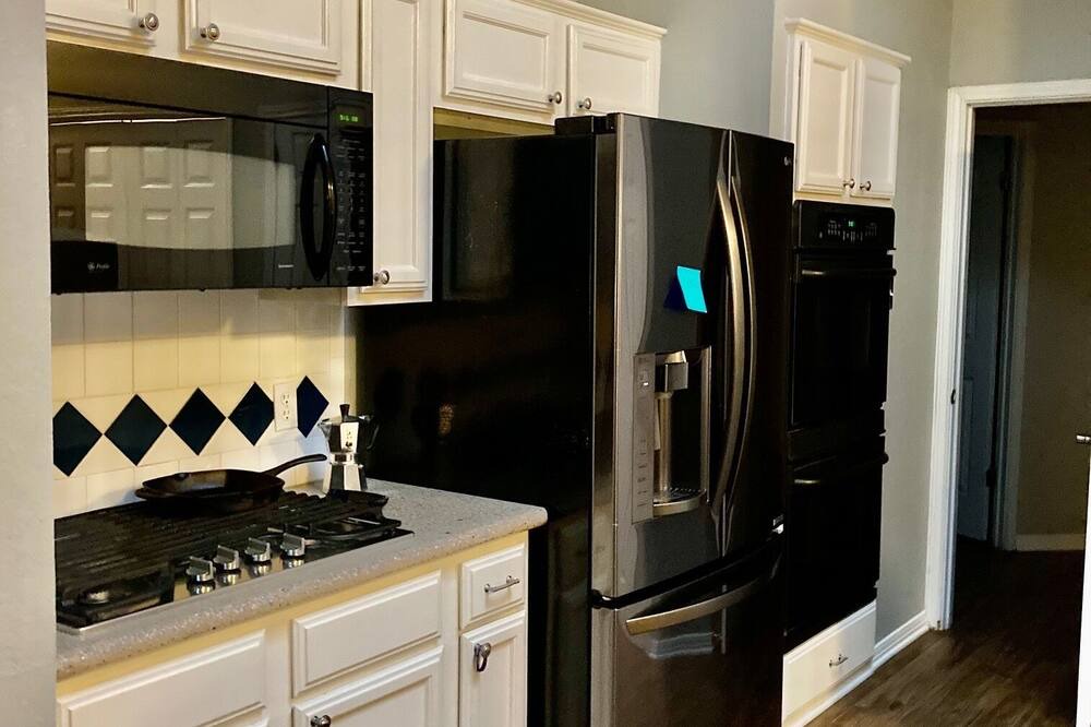Photo of Kitchen in Scofield Farms