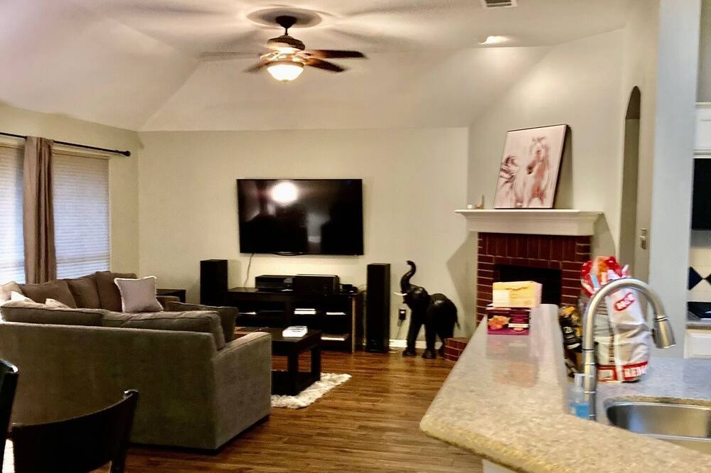 Photo of Livingroom in Scofield Farms