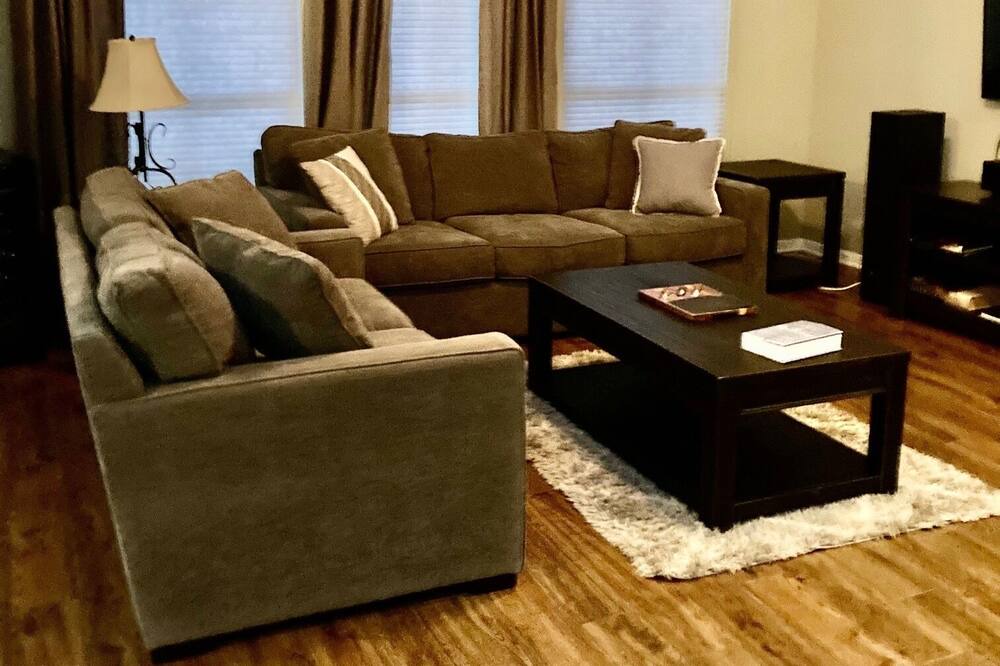 Photo of Livingroom in Scofield Farms