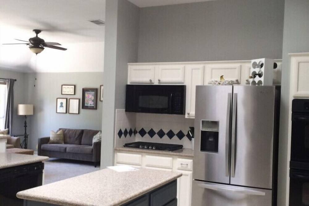Photo of Kitchen in Scofield Farms