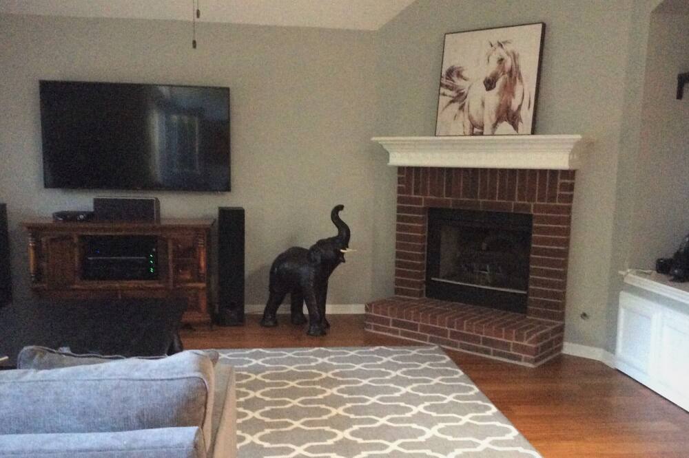 Photo of Livingroom in Scofield Farms