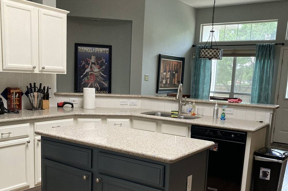 Photo of Kitchen in Scofield Farms