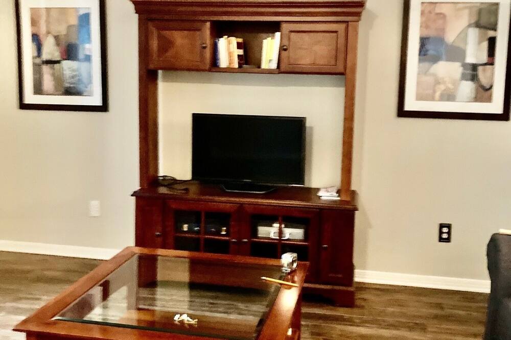 Photo of Livingroom in Scofield Farms