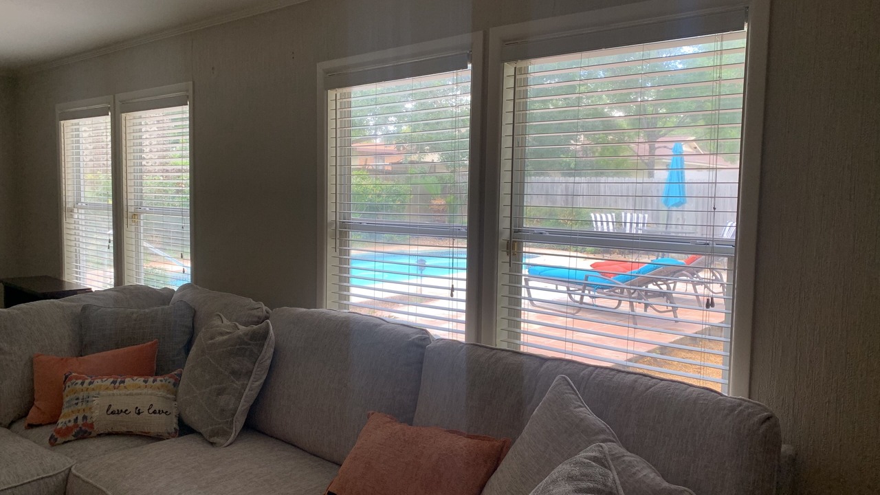 Photo of Livingroom in Vance Jackson