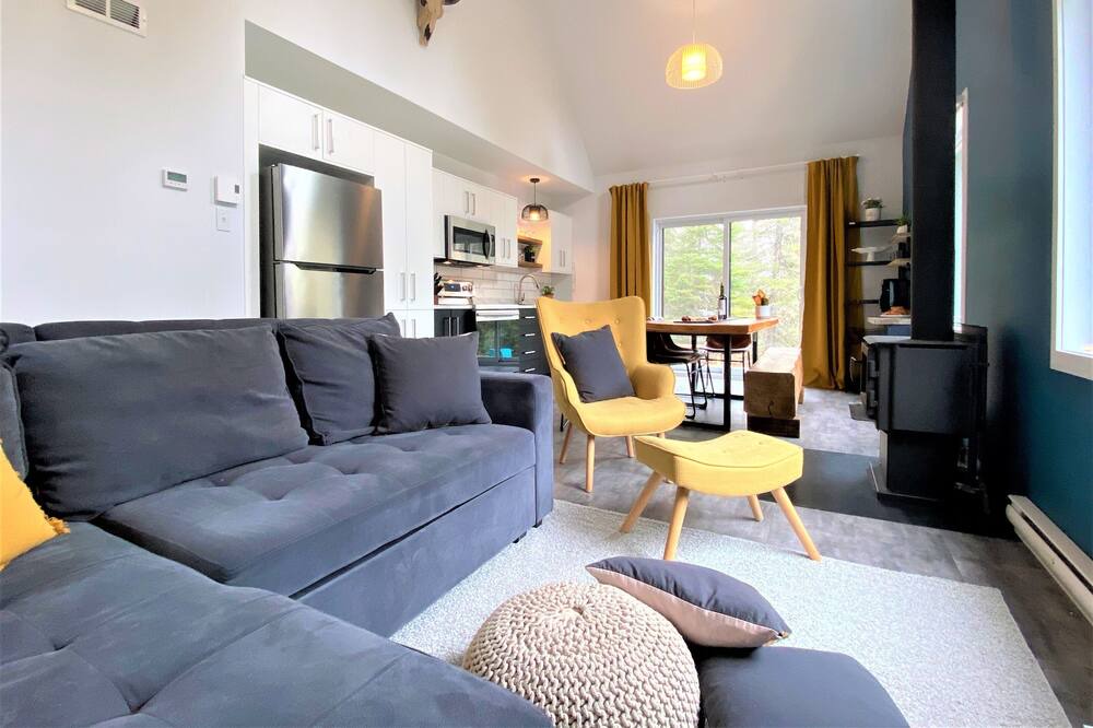 Photo of Livingroom in Sainte-Lucie-des-Laurentides