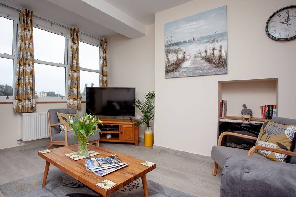 Photo of Livingroom in Torquay City Centre