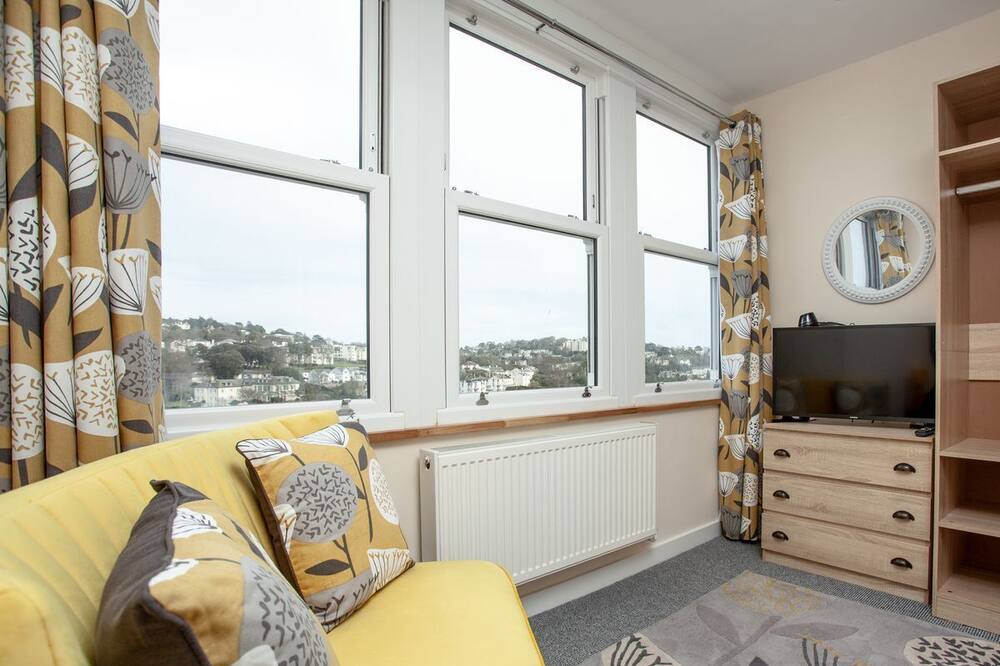 Photo of Livingroom in Torquay City Centre