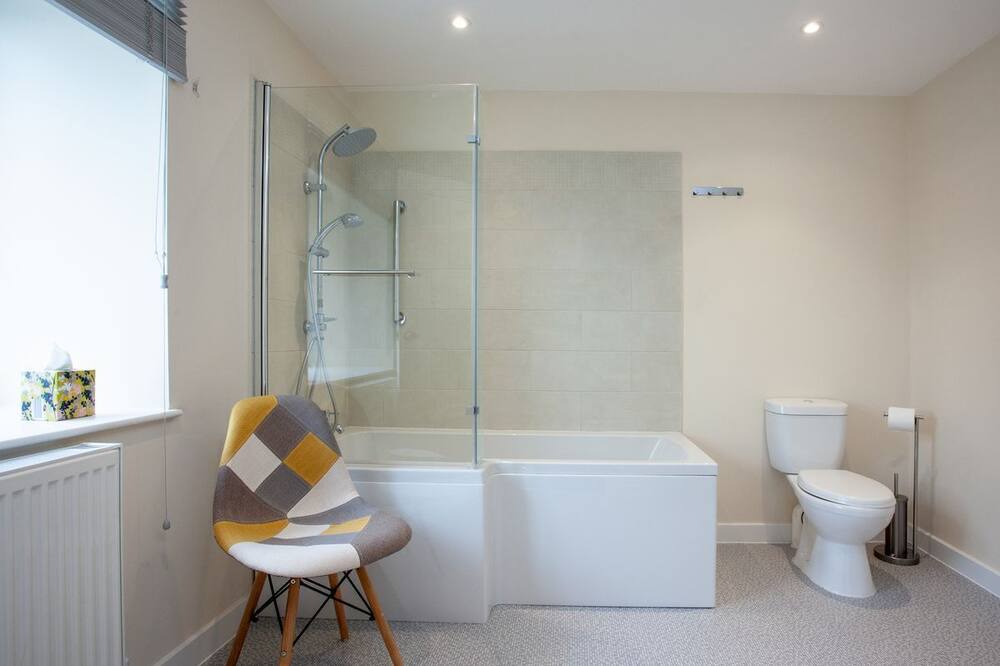 Photo of Bathroom in Torquay City Centre