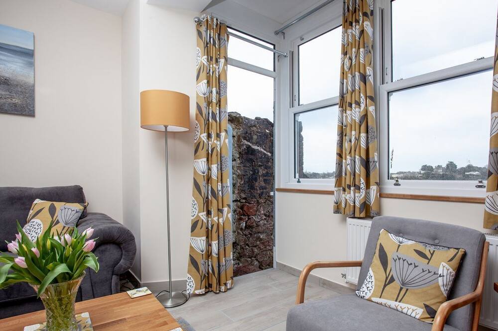 Photo of Livingroom in Torquay City Centre