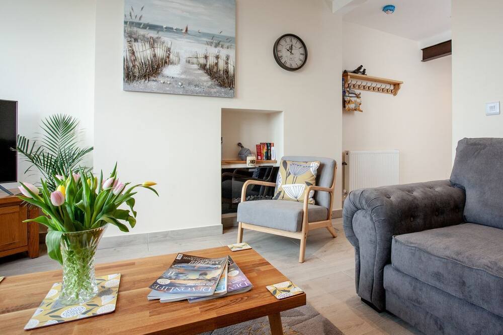 Photo of Livingroom in Torquay City Centre