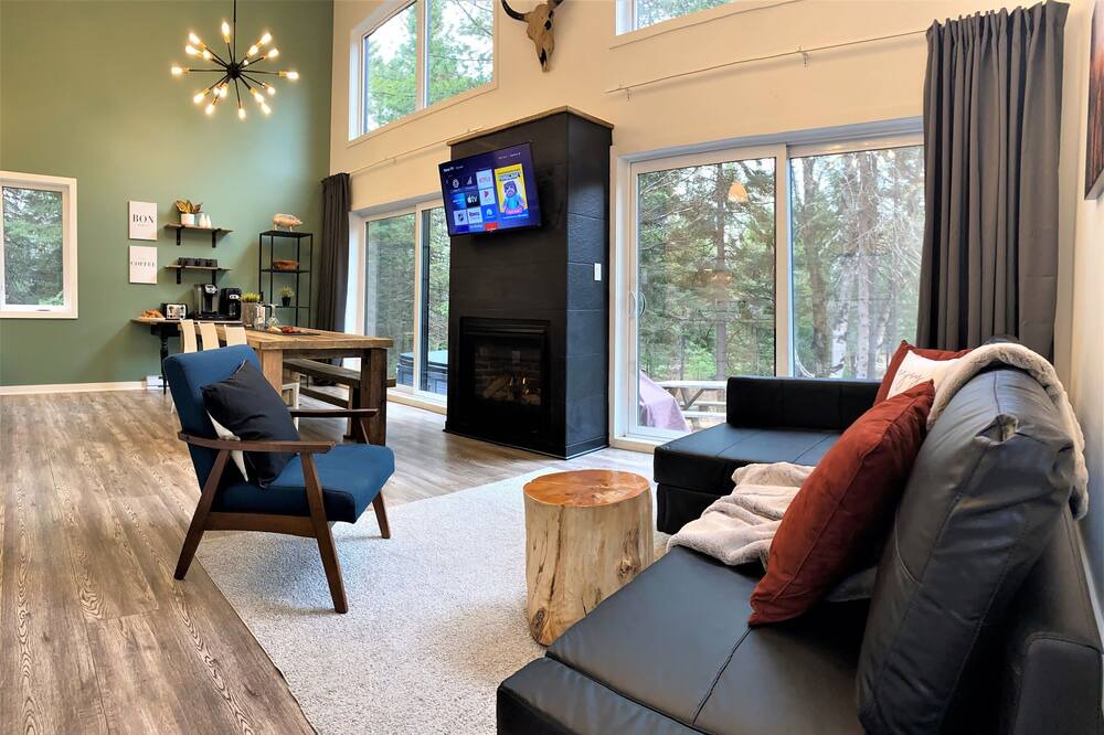 Photo of Livingroom in Sainte-Lucie-des-Laurentides