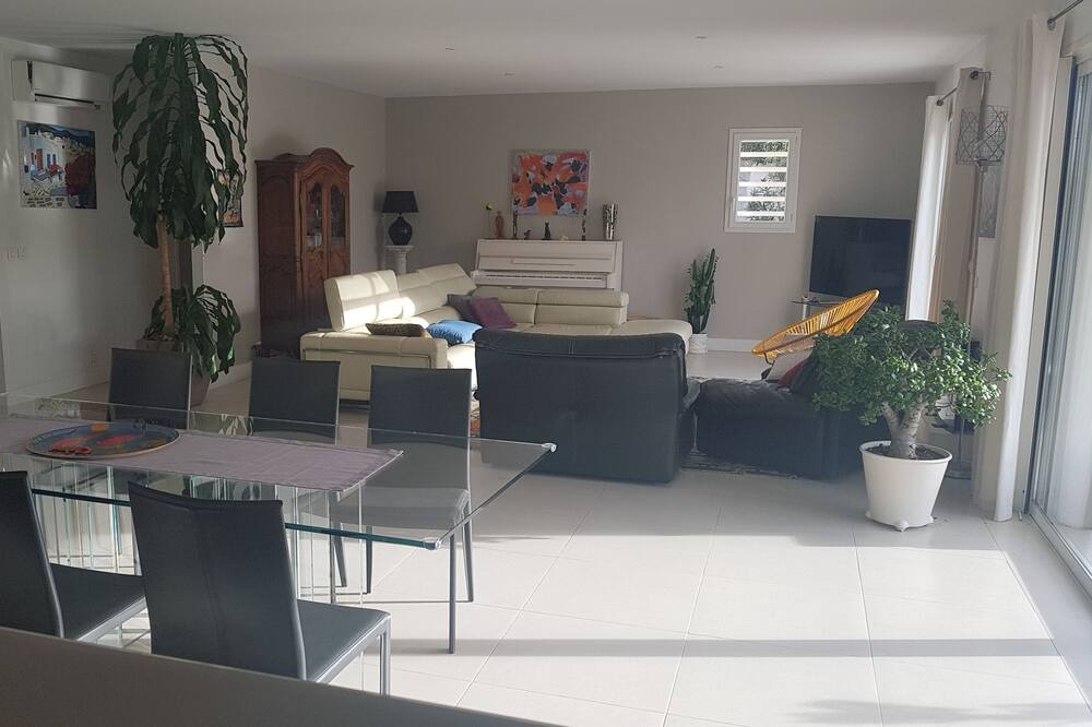 Photo of Livingroom in Saint-Jean-de-Vedas