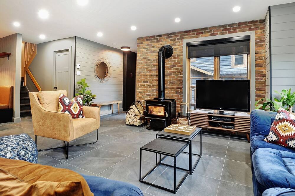 Photo of Livingroom in Stoneham