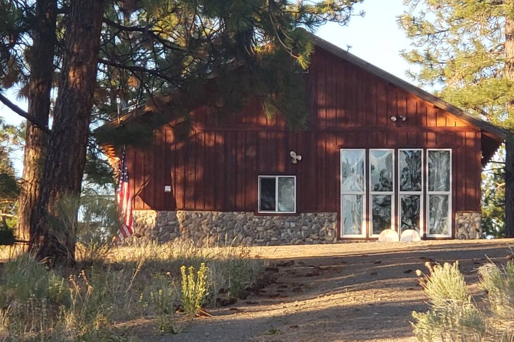 Photo of Outdoor in Lakeview