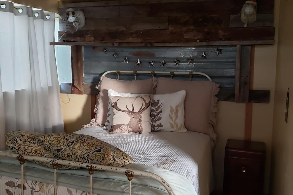 Photo of Bedroom in Lakeview