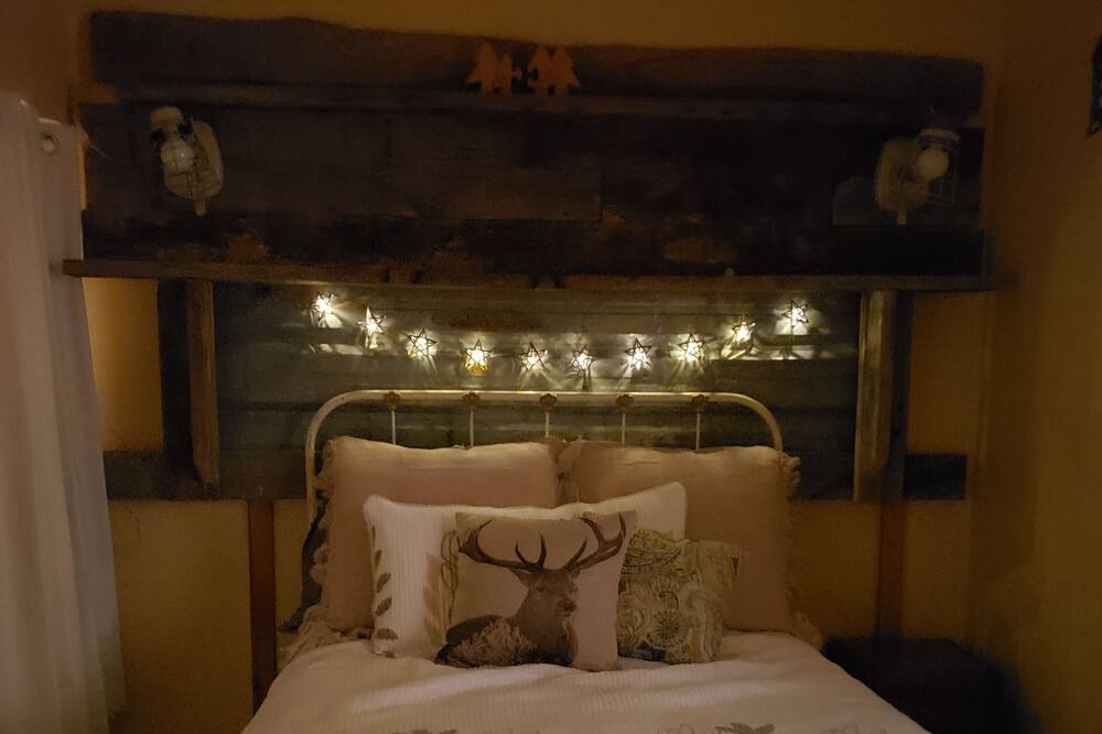 Photo of Bedroom in Lakeview