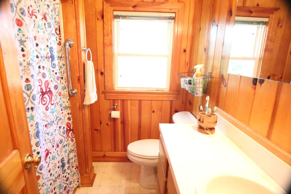 Photo of Bathroom in Carteret County
