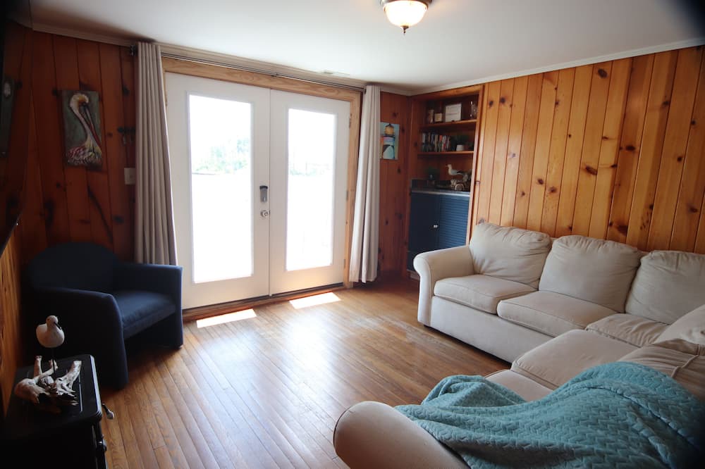 Photo of Livingroom in Carteret County