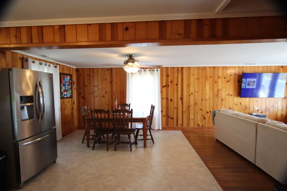 Photo of Livingroom in Carteret County