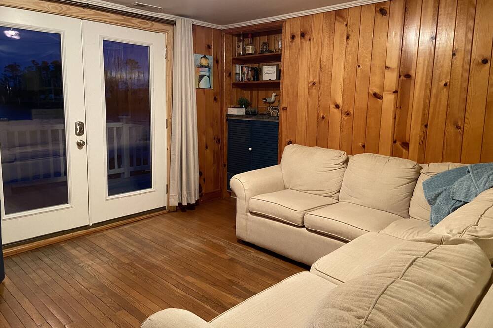 Photo of Livingroom in Carteret County