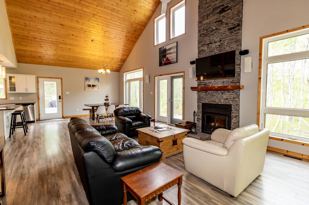 Photo of Livingroom in Wasagaming