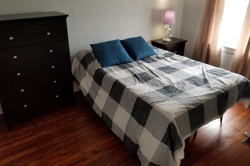 Photo of Bedroom in Roxborough-Manayunk