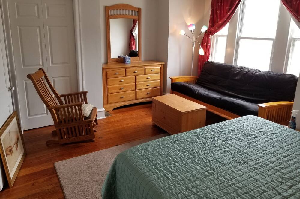 Photo of Bedroom in Roxborough-Manayunk