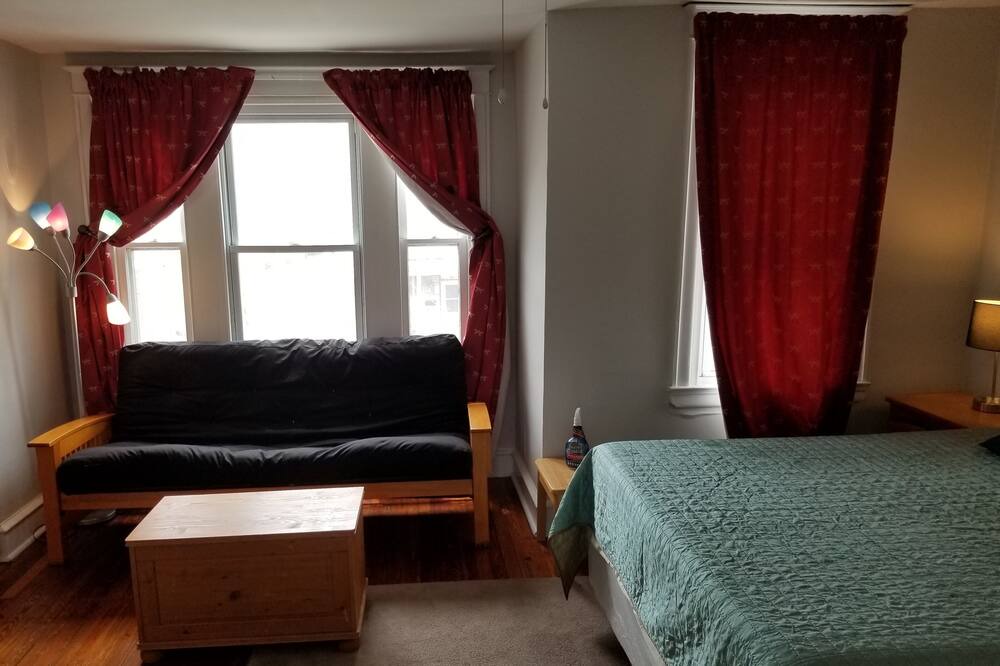 Photo of Bedroom in Roxborough-Manayunk