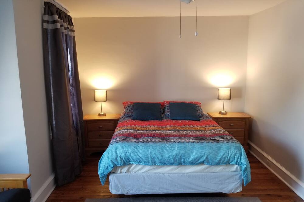 Photo of Bedroom in Roxborough-Manayunk
