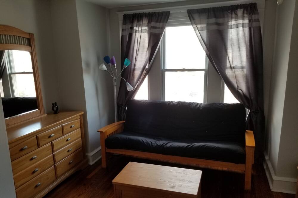 Photo of Livingroom in Roxborough-Manayunk