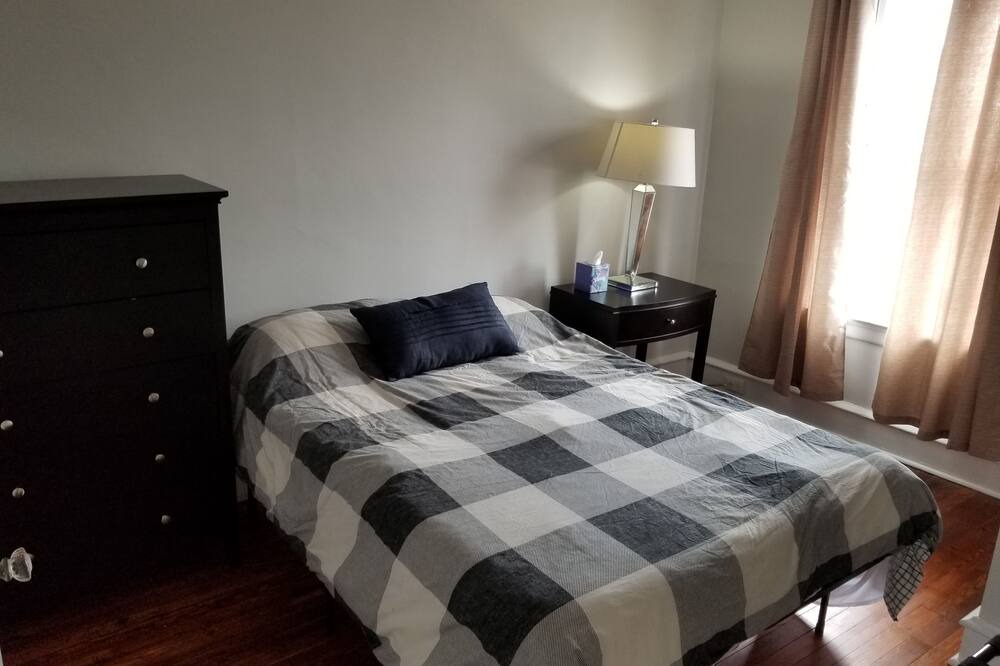 Photo of Bedroom in Roxborough-Manayunk