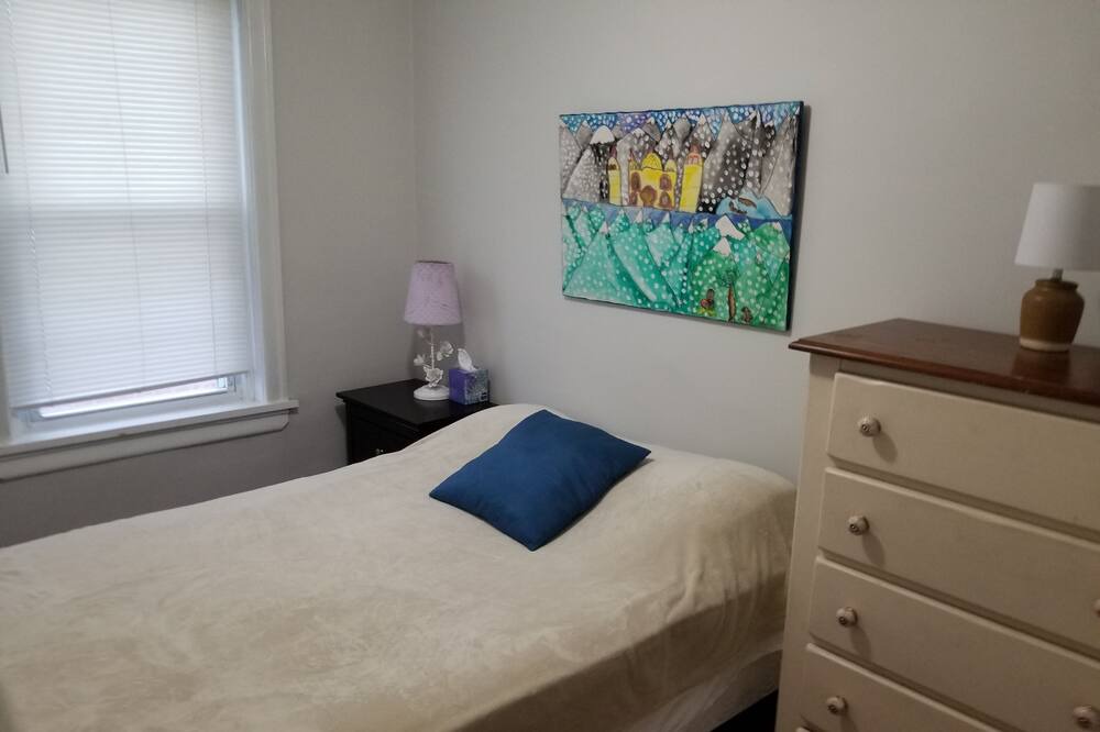 Photo of Bedroom in Roxborough-Manayunk