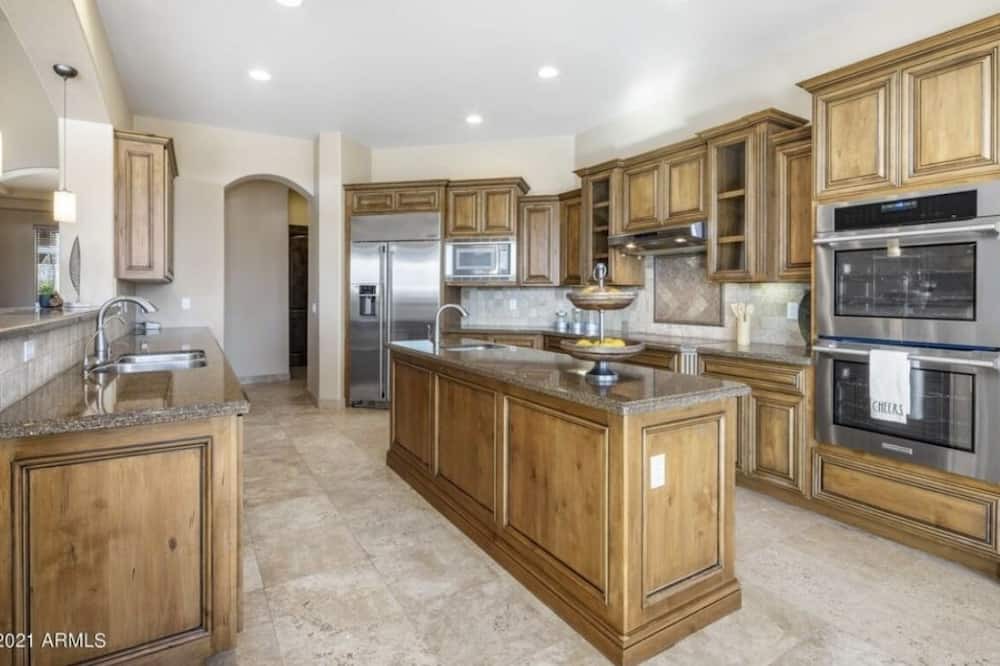 Photo of Kitchen in Desert View Village