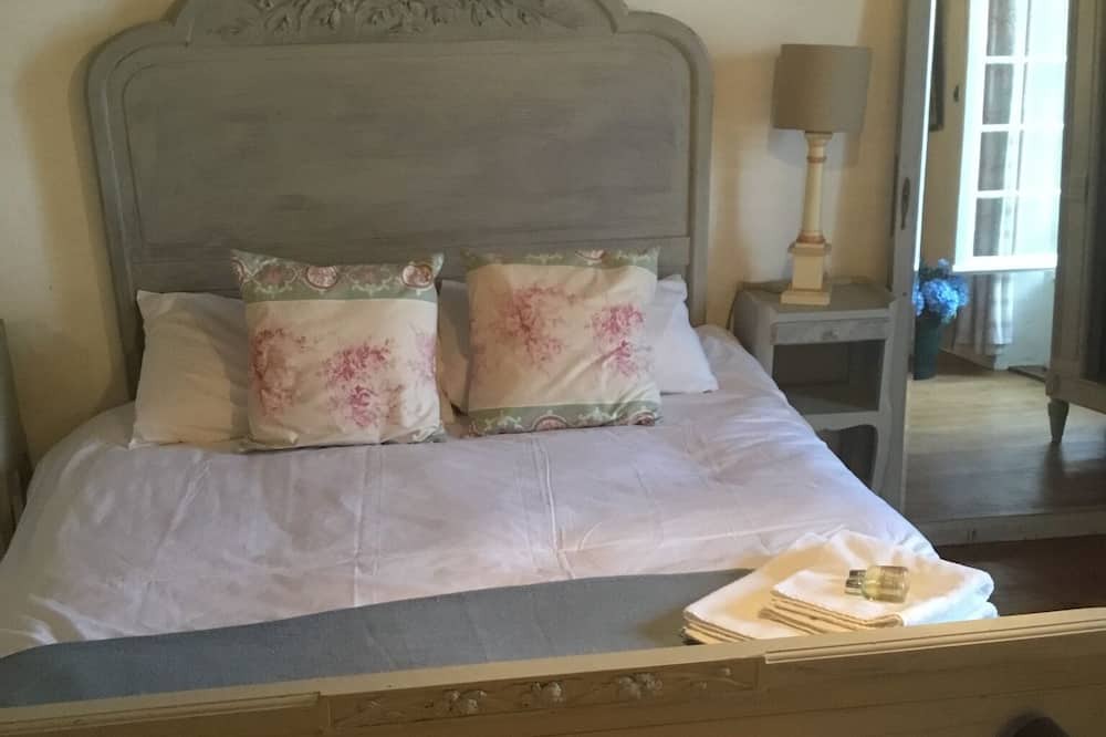 Photo of Bedroom in Massac